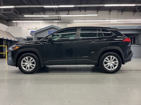 Used 2023 Toyota Corolla Cross L image 4