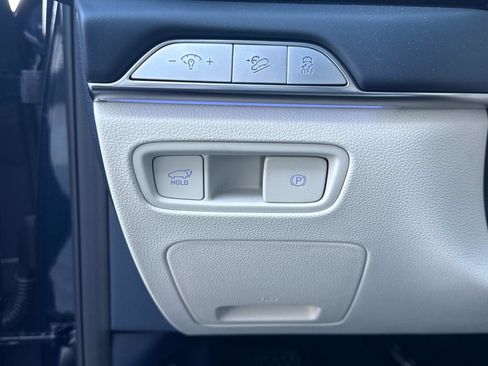 Used 2025 Genesis GV80 3.5T Prestige image 32