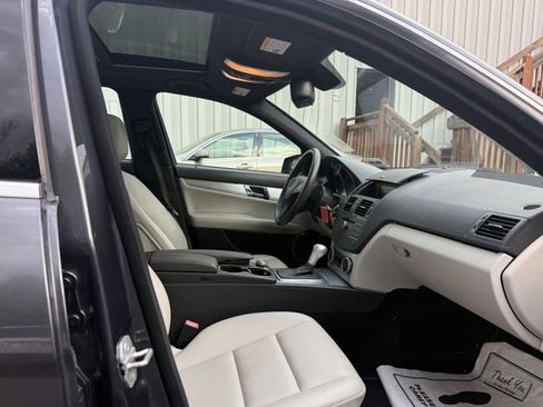 Used 2010 Mercedes-Benz C 300 4MATIC Sedan image 15