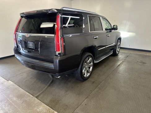Used 2016 Cadillac Escalade Luxury image 6