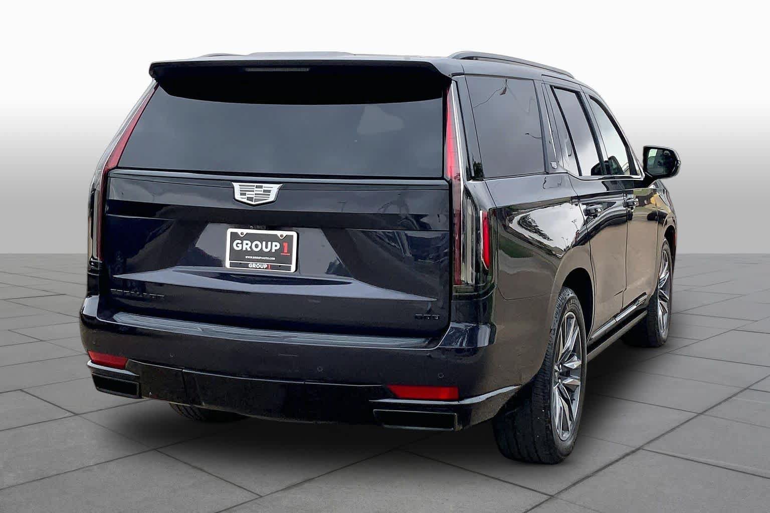 Used 2022 Cadillac Escalade Sport Platinum w/ Heavy-Duty Trailer Package AWD/4WD image 13
