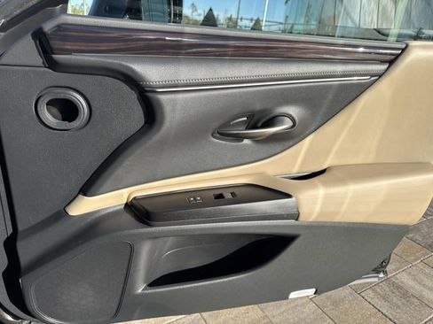 Used 2019 Lexus ES 350 Luxury image 19