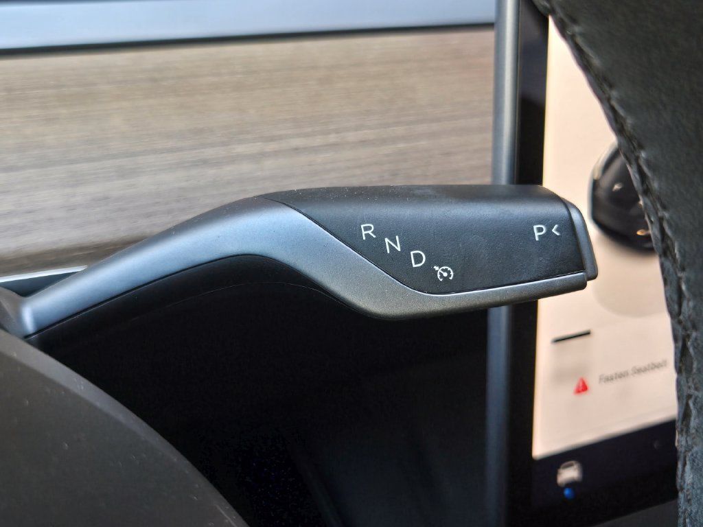 Used 2024 Tesla Model Y Long Range AWD/4WD image 24