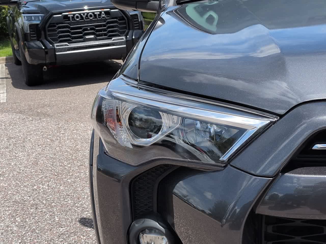 Used 2022 Toyota 4Runner SR5 Premium w/ Moonroof Package RWD image 10
