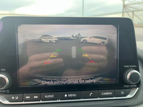 Used 2023 Nissan Rogue S FWD image 23