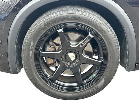 Used 2017 INFINITI QX30 Premium w/ Technology Package image 27