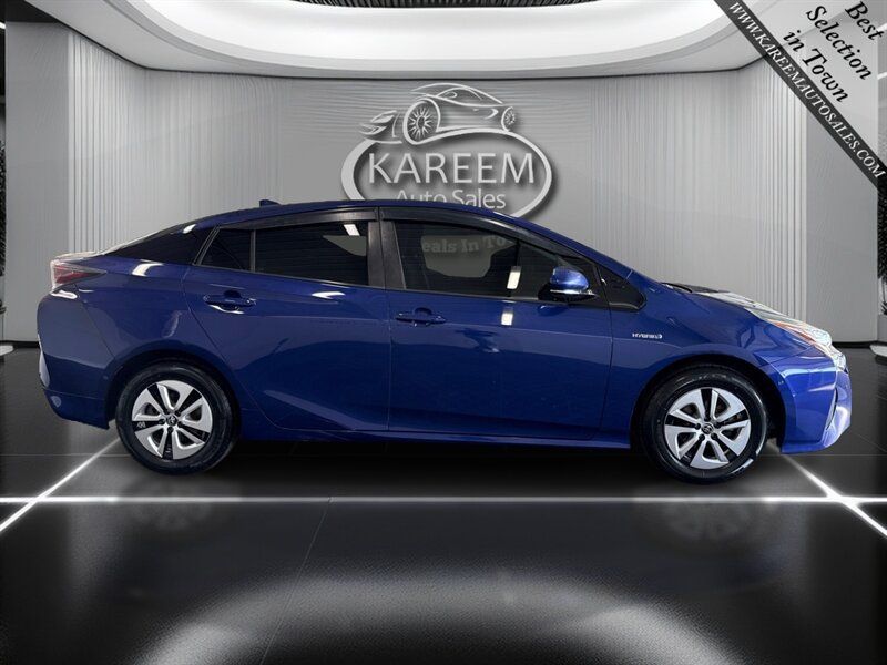 Used 2018 Toyota Prius Three FWD image 4
