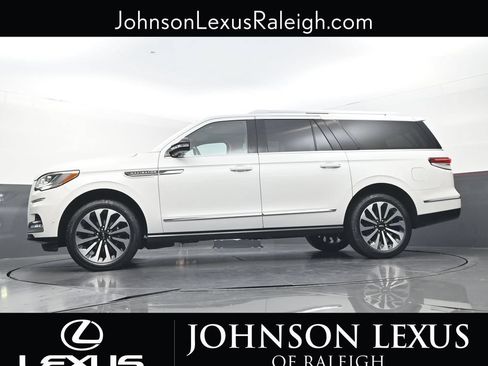 Used 2023 Lincoln Navigator L Reserve AWD/4WD image 24