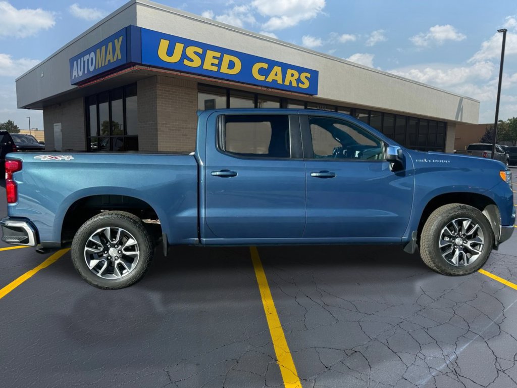 Used 2024 Chevrolet Silverado 1500 LT AWD/4WD image 2