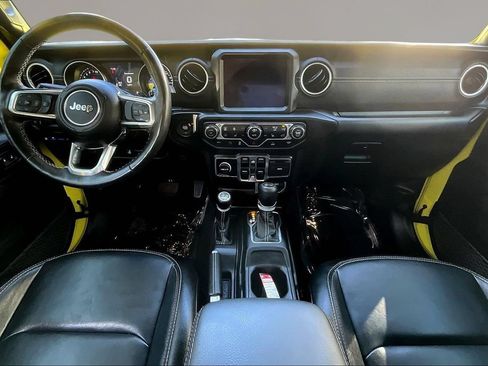 Used 2022 Jeep Wrangler Unlimited Sahara w/ Cold Weather Group AWD/4WD image 7