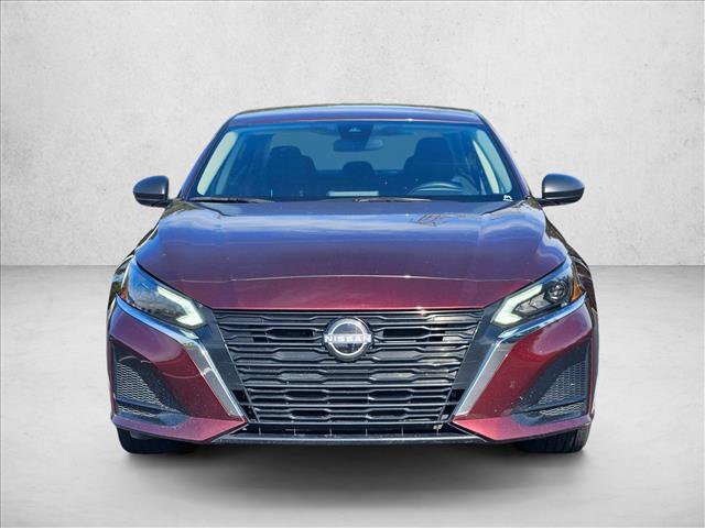Used 2025 Nissan Altima 2.5 SV FWD image 2