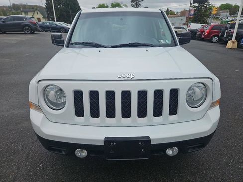 Used 2014 Jeep Patriot Latitude AWD/4WD image 8