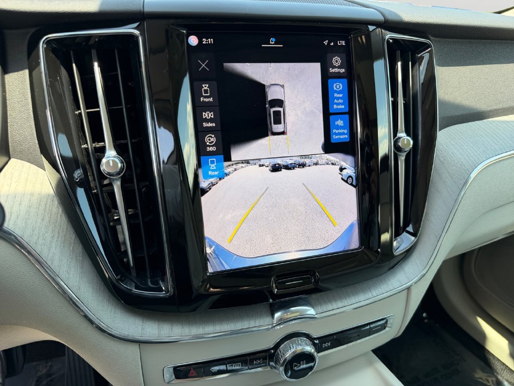 Certified 2024 Volvo XC60 B5 Plus w/ Climate Package AWD/4WD image 22
