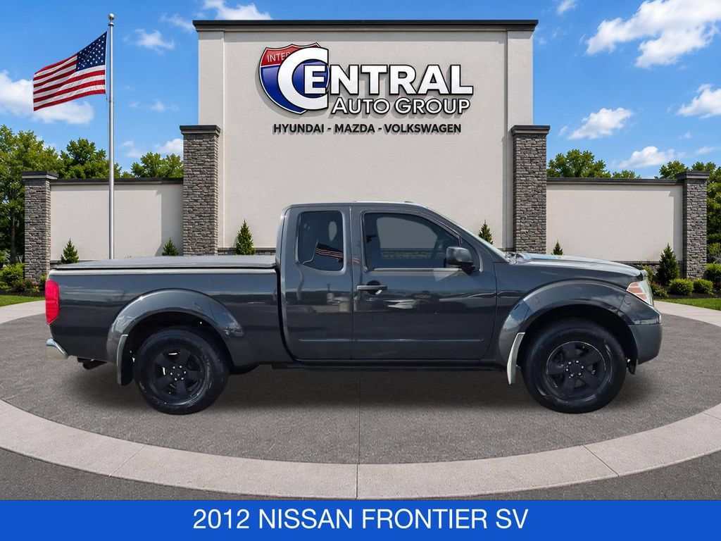 Used 2012 Nissan Frontier SV w/ SV Premium Utility Pkg AWD/4WD image 9