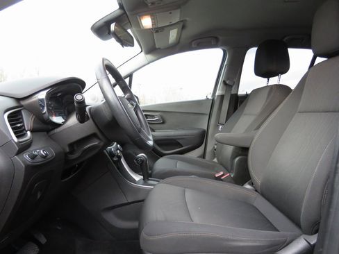 Used 2019 Chevrolet Trax LT image 10