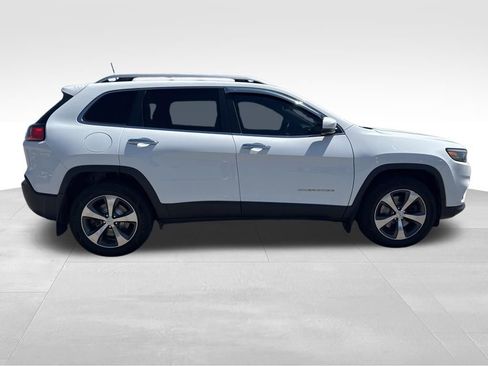 Used 2019 Jeep Cherokee Limited w/ Trailer Tow Group AWD/4WD image 4