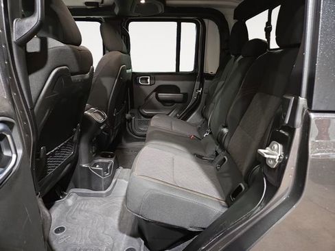 Used 2024 Jeep Gladiator Mojave w/ Convenience Group image 12