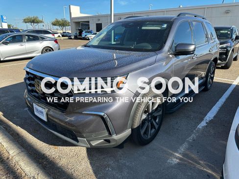 Used 2024 Honda Pilot Elite image 1