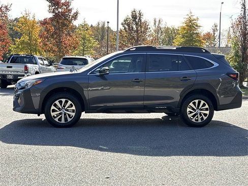 Certified 2025 Subaru Outback Premium image 6