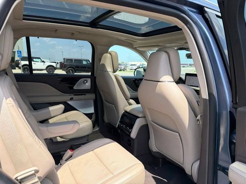 Used 2020 Lincoln Aviator Reserve w/ Equipment Group 201A AWD/4WD image 19
