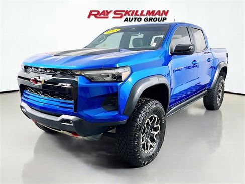 Used 2023 Chevrolet Colorado ZR2 w/ ZR2 Convenience Package III image 3