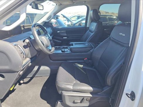 Used 2025 Ford Expedition Max Platinum AWD/4WD image 6