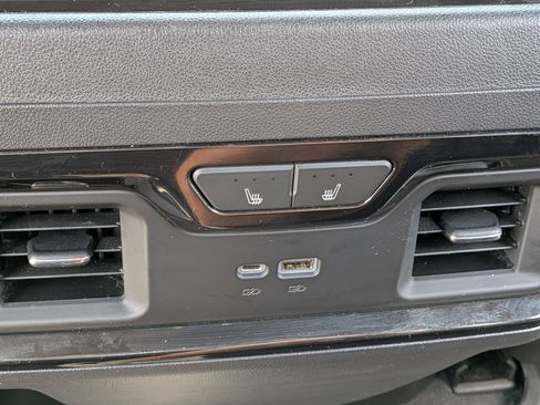 Used 2023 Chevrolet Silverado 1500 ZR2 w/ Technology Package AWD/4WD image 15