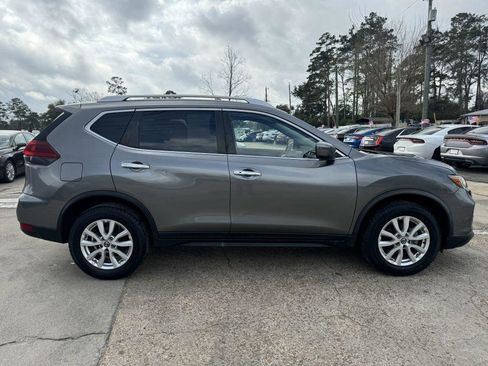 Used 2020 Nissan Rogue SV image 4