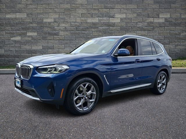 Used 2023 BMW X3 xDrive30i w/ Premium Package AWD/4WD image 3