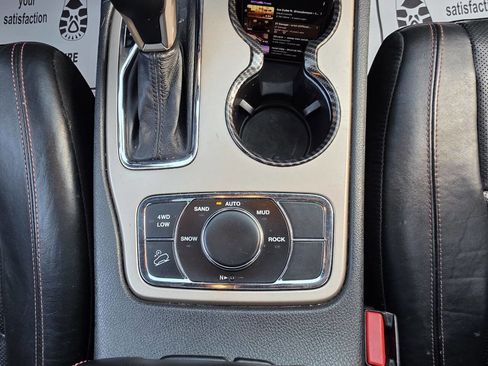 Used 2016 Jeep Grand Cherokee Limited 75th Anniversary image 21