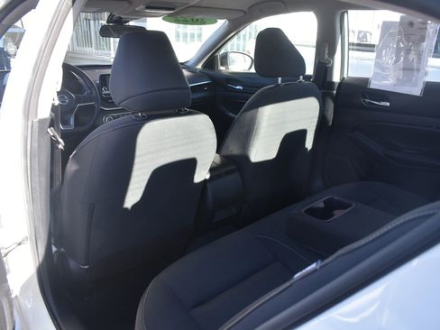 Used 2022 Nissan Altima 2.5 S FWD image 9