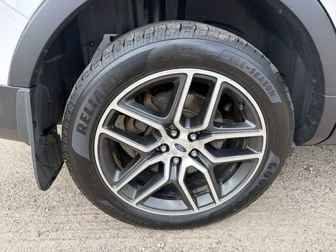 Used 2018 Ford Explorer Sport w/ Equipment Group 401A AWD/4WD image 32