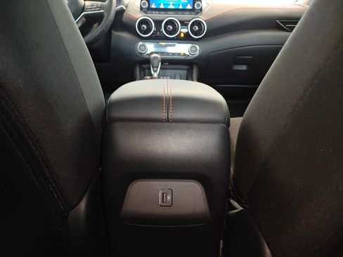 Used 2025 Nissan Sentra SR FWD image 27