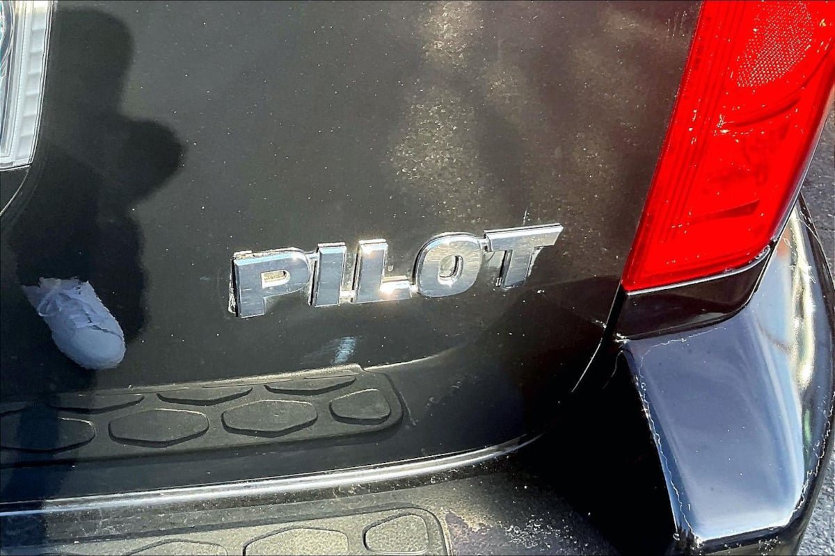 Used 2004 Honda Pilot EX image 22