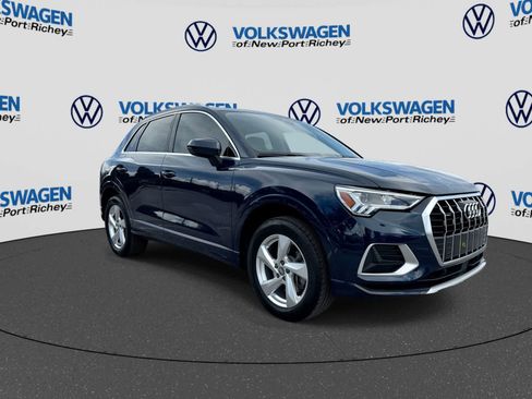 Used 2020 Audi Q3 2.0T Premium Plus w/ Premium Plus Package AWD/4WD image 8
