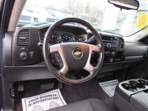 Used 2010 Chevrolet Silverado 1500 LT w/ Exterior Plus Package image 13