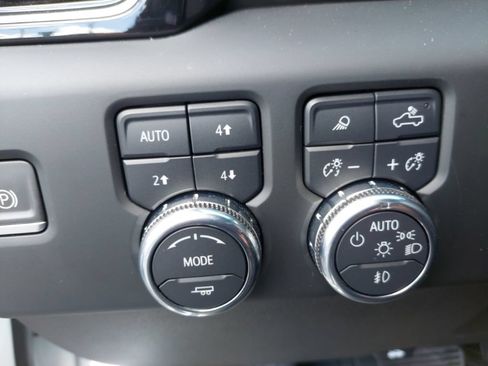 Used 2024 GMC Sierra 2500 Denali w/ Denali Reserve Package AWD/4WD image 4