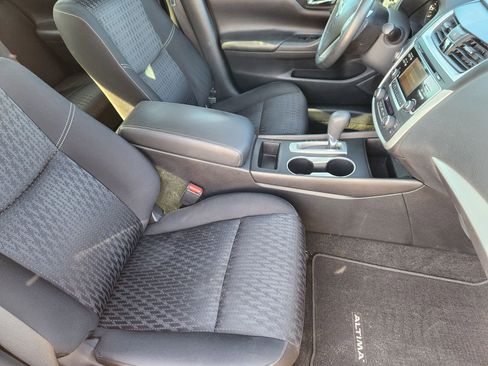 Used 2016 Nissan Altima 2.5 SV image 17