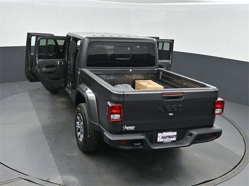 New 2025 Jeep Gladiator Sport image 50