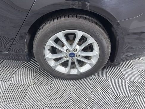 Used 2019 Ford Fusion SE image 11
