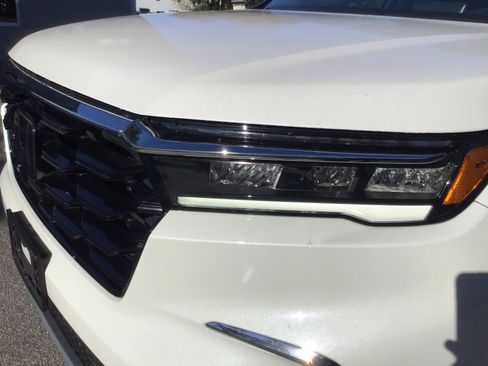 Used 2024 Honda Pilot Touring image 6