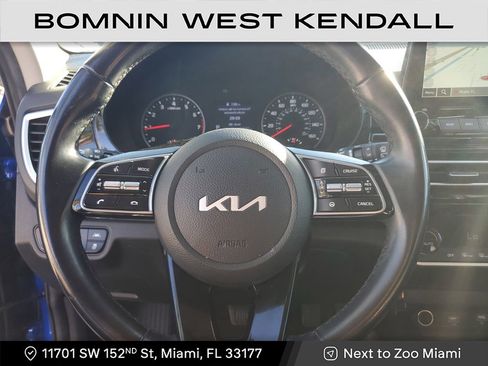 Used 2023 Kia Seltos EX image 28