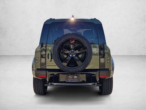 New 2026 Land Rover Defender 110 X-Dynamic SE image 8