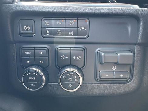 New 2026 Chevrolet Suburban High Country AWD/4WD image 35
