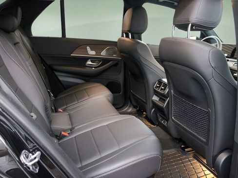 Used 2025 Mercedes-Benz GLE 350 4MATIC image 11