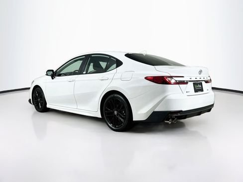 Used 2026 Toyota Camry SE FWD image 5
