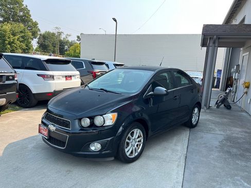 Used 2013 Chevrolet Sonic LT w/ Wheels and Fog Lamp Package FWD image 3