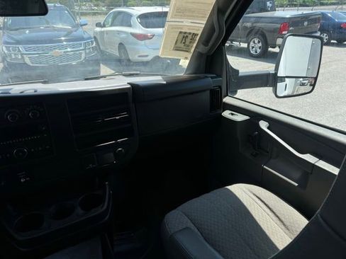 Used 2019 Chevrolet Express 3500 Extended w/ Power Convenience Package RWD image 16