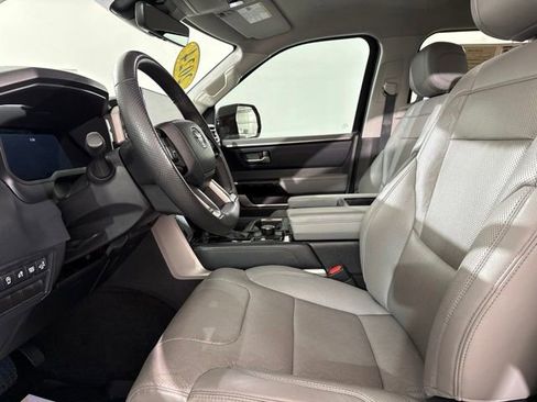 Used 2024 Toyota Tundra Limited AWD/4WD image 16