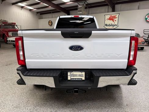 Used 2024 Ford F350 XLT AWD/4WD image 6